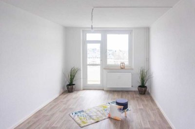 NEU sanierte 3-Raum-Balkonwohnung mit Tageslichtbad