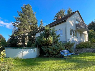 Freistehendes Einfamilienhaus mit Potenzial auf weitläufigem Grundstück inklusive Bebauungsoption