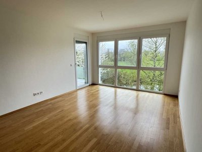 Stilvolle 2-Zimmer-Wohnung mit gehobener Innenausstattung mit Balkon und EBK in Gelnhausen