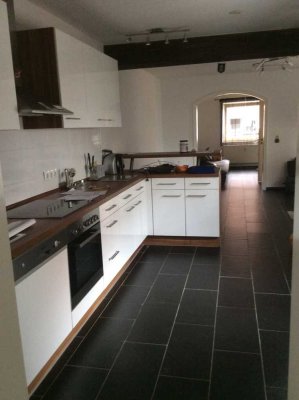 Schöne möblierte 2,5 ZKB/ D