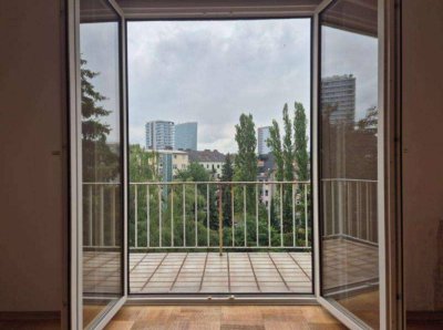 Ab 03.03.2026 verfügbar: Traumhaftes Wohnen in Linz: Gemütliche Dachgeschosswohnung mit Balkon, Garten und Ruhelage!