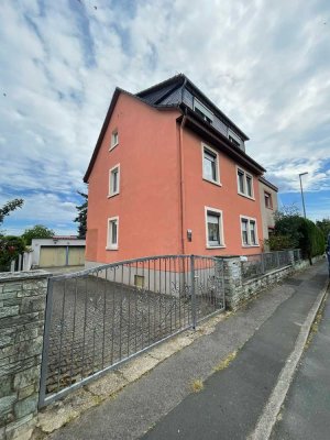 Wunderschönes Grünstück mit MFH und allen Möglichkeiten zur Entwicklung in bester Lage