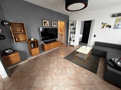 Möblierte 1,5-Zimmer Wohnung mit Balkon im 4. OG in Hamburg-Hoheluft-West