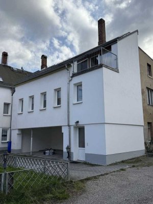 kleine charmante Haushälfte mit Einbauküche und Balkon sucht neuen Bewohner
