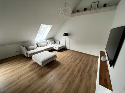 Exklusive, neuwertige 3-Zimmer-DG-Wohnung mit Balkon in Seeheim-Jugenheim