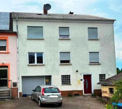 Einfamilienhaus mit Garage
