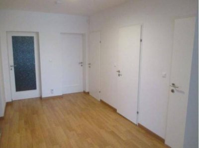 Geräumige 4-zimmerwohnung in einem Zweifamilienhaus