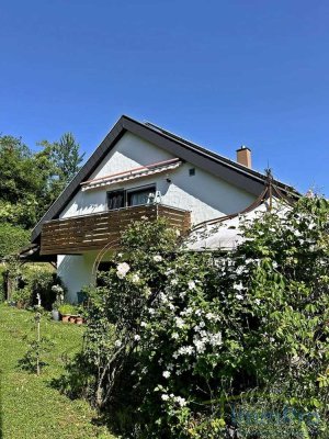 Wohnen am Golfplatz - 4,5 Zimmer DG-Wohnung mit zusätzl. Apartment und wunderschönem Garten