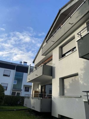 Helle 2,5 Zimmer Wohnung