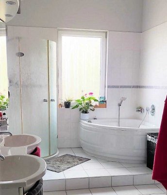 Freundliche 2-Zimmer-Wohnung mit Balkon und Einbauküche in Emmelshausen