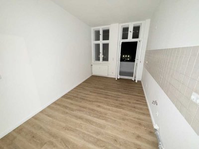 Sanierte Familien-Wohnung im schönen Denkmal! **BALKON**