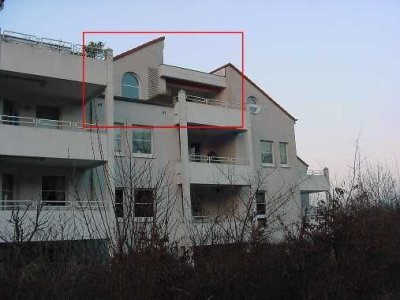 Helle Penthousewohnung mit Balkon in ruhiger, zentraler Lage