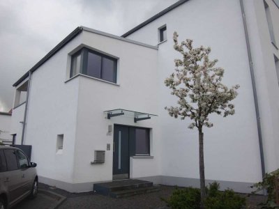 Bachem, hochwertiges Reihenhaus, ca. 114 m², 4 Zimmer, Terrasse, luxuriöse Einbauküche