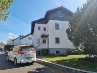 Für Eigennutzer und Kapitalanleger: Großzügiges Zweifamilienhaus in Nidderau-Windecken