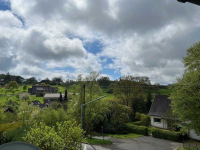 Sonnige, freundliche  3 Zimmer Wohnung mit Südwestbalkon