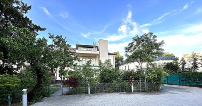 Privatverkauf: Exklusive Altbauwohnung mit Terrasse in generalsanierter Villa im Zentrum von Baden