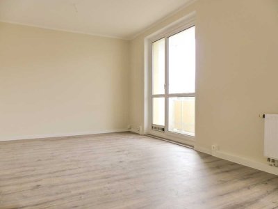 Geräumige 2-R-Wohnung mit Balkon und Aufzug