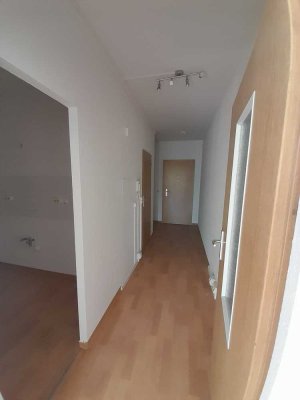 Studenten aufgepasst - Helle 1 Raum Wohnung mit Balkon