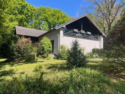 Exklusive 70er-Jahre-Villa am Waldrand – Traumlage in Hoch-Elten!