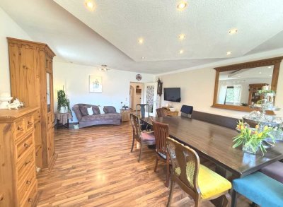 Viel Wohnung fürs Geld, gepflegte 4-ZKB-Whg. mit 35 m² Balkonterrasse in Neusäß
