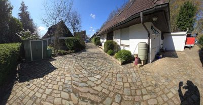 Grosszügige helle 3-Zimmerwohnung ca.115 QudratmetInnenausstattung und EBK in TREMSBÜTTEL Tremsbütte