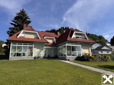 Schickes Haus mit zwei Wohneinheiten - zentrale Lage Feldkirchen