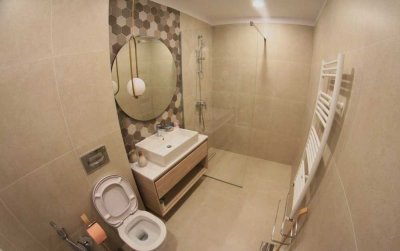 Geschmackvolle, modernisierte 2-Raum-Wohnung mit geh. Innenausstattung mit Balkon und EBK