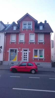 Gepflegtes Renditehaus mit 4 Wohnungen und 1 Gewerbe, zentral in Ginsheim-Gustavsburg