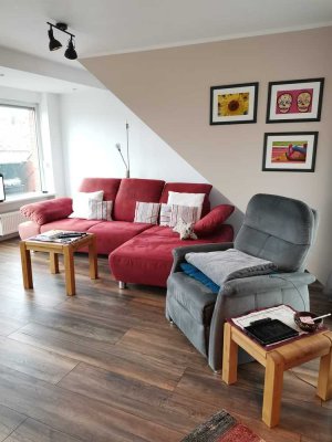 Attraktive 5-Zimmer-Maisonette mit Dachterrasse, moderner Einbauküche & Stellplatz in Giesenkirchen