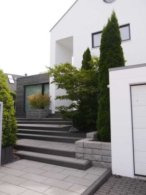 Stilvolle 3,5-Raum-EG-Wohnung und 1 zusätzlicher (wohnlicher) Raum im Souterrain.