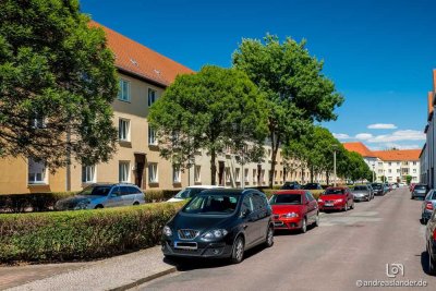 Frisch sanierte 2-Raum-Wohnung mit Balkon!