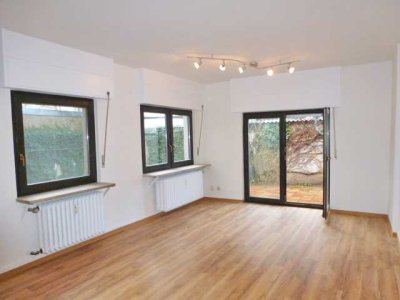 Für Stadtmenschen! Geräumige 2-Zimmerwohnung mit Terrasse und Küchenzeile im Herzen von Karlsruhe!