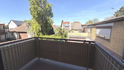 Ruhige 2 ZKBB, PKW-Stellplatz im Hof