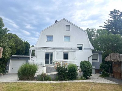 Elegante Villa mit Südterrasse, Gartenparadies und XL Garage, Erstbezug nach Renovierung