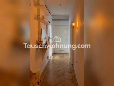 Tauschwohnung: Tauschen 2 Zimmer Altbau Wohnung mit Balkon