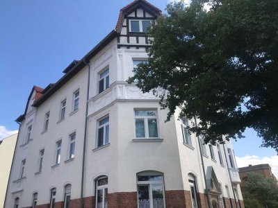 Familienfreundliche Wohnung mit Erker und großem Bad mit Fenster an der Elsteraue!