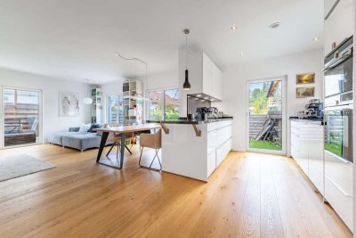 Modernes Wohnen auf höchstem Niveau – Stilvolle Doppelhaushälfte im Münchner Süden