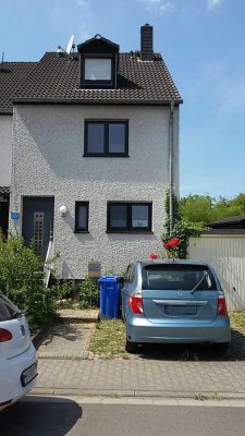 Reihenendhaus mit großem Eckgrundstück zum sofortigen Einzug bereit