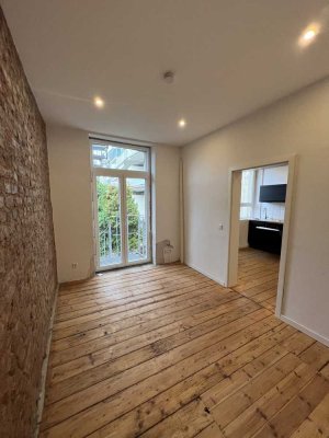 Schöne ruhige Altbauwohnung 2-Zimmer Wohnung mit perfekter Anbindung in Düsseldorf