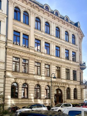 Attraktive DG Wohnung auf zwei Ebenen mit Aufzug in zentraler Lage