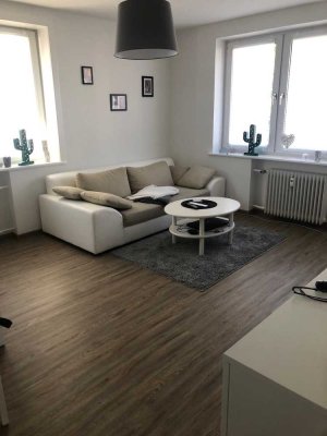 MODERN GESCHNITTENE 2 ZIMMER WOHNUNG MIT BALKON