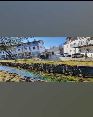 Mehrgenerationenhaus - WG - Baufirma - 3 Wohnungen - 2 Garagenstellplätze - Kellerabteile und Garten