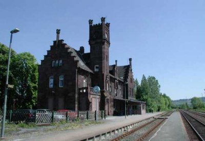 Lukratives Bahnhofsgebäude in Stadtoldendorf zu verkaufen!