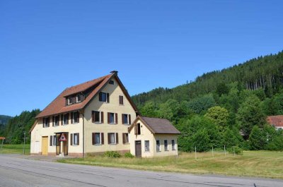 Geräumiges Fachwerkhaus in idyllischer und ruhiger Ortslage
