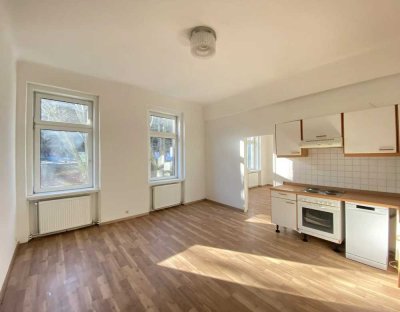 Charmante 2-Zi.-Altbauwohnung im Kreuzviertel mit EBK & Aufzug