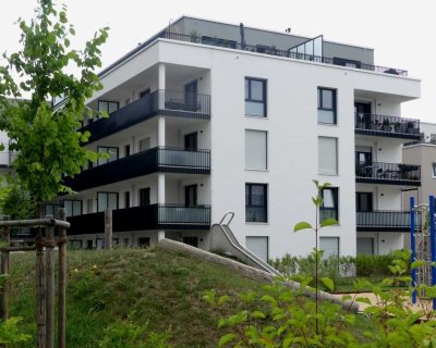 Neuwertige 3-ZimmerWohnung inkl. EBK mit großzügigem Balkon, Nähe Uniklinikummit EBK in Neusäß