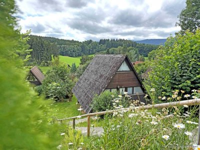 Endlich Ferien !
Gemütliches Ferienhaus. 470 m² Grund und freiem Weitblick im Chiemgau!