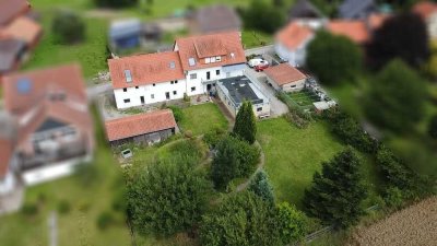 Zwei Häuser mit fünf Wohnungen auf großem Grundstück in Ockensen