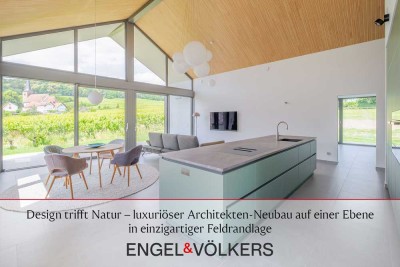 Design trifft Natur – luxuriöser Architekten- Neubau auf einer Ebene in einzigartiger Feldrandlage