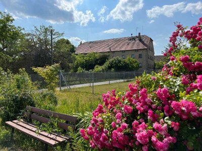 Dreiseithof in ländlicher Idylle